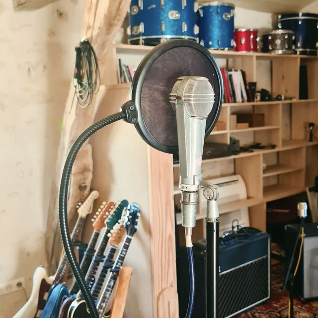 Micro vintage dans la salle de prise